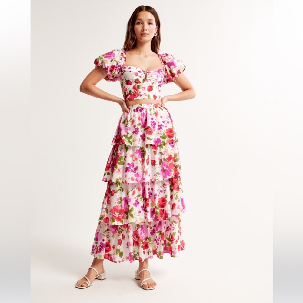 Abercrombie Drama Tiered Maxi Skirt & Drama Puff Sleeve Sweetheart Set Top